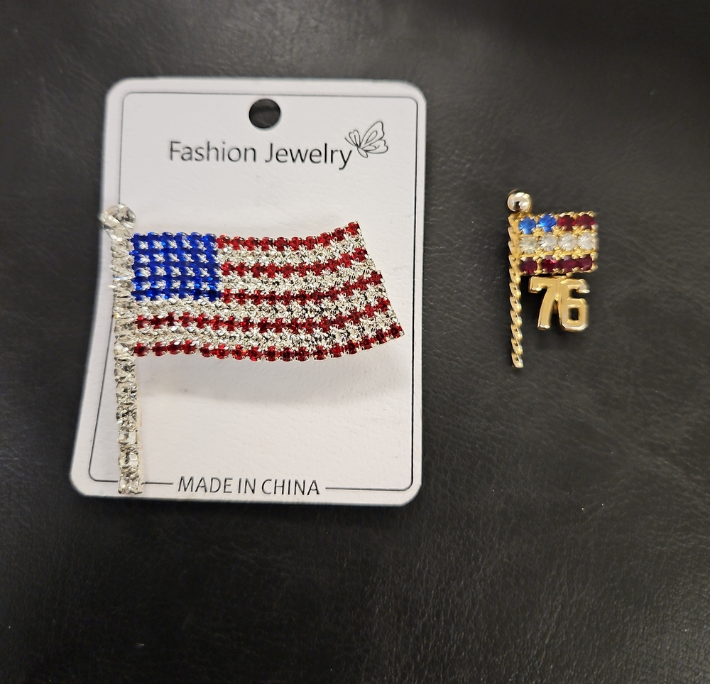 American Flag Brooch Set